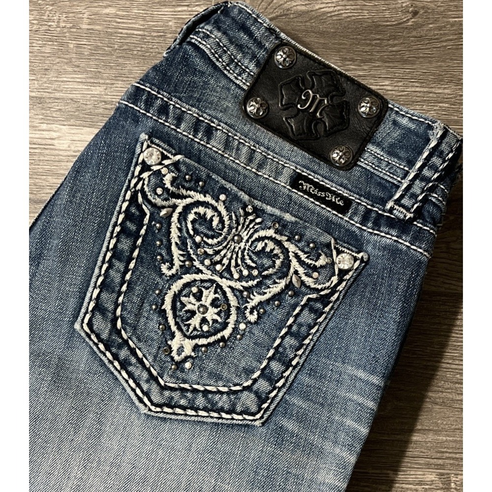 Miss Me Boot Embroidered Rhinestone Studded Pocket Low Rise Jeans SZ 29 (31x34)